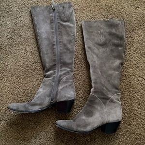 Vero Cuoio grey suede boots sz 6.5